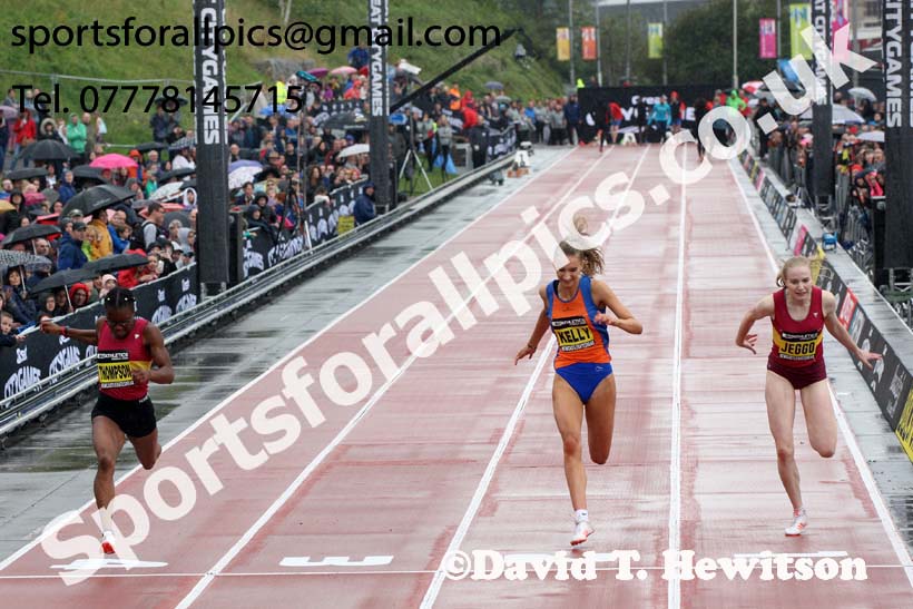 English Schools girls 150 metres, 2018 Great North CityGames. Photo: David T. Hewitson/Sports for All Pics